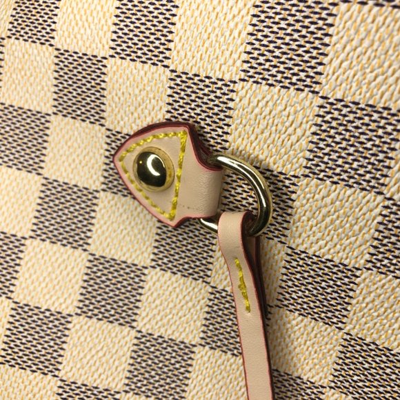 Daisy Rose Cream Checkered Tote Bag - Picture 5 of 6